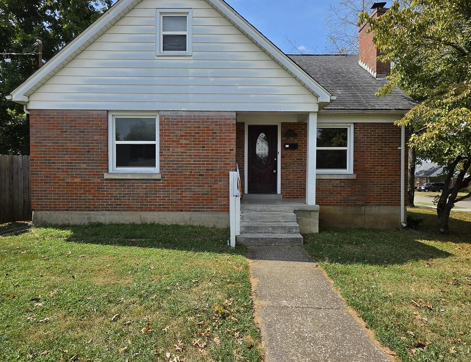 3 bed, 1.0 bath, 2370 sqft, $1,495 — Photo 1