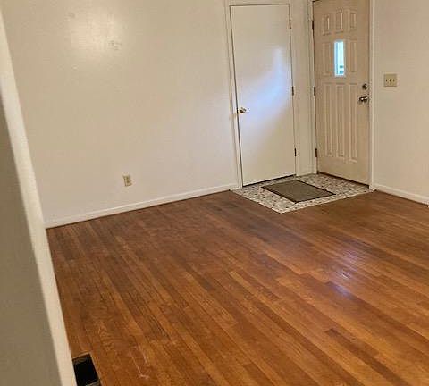 5th image of 2907 S Walls Dr