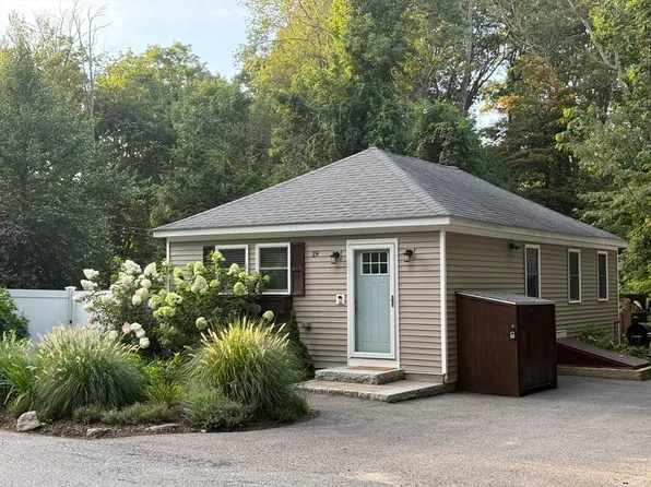 19 Knoll Rd, Hopkinton, MA 01748