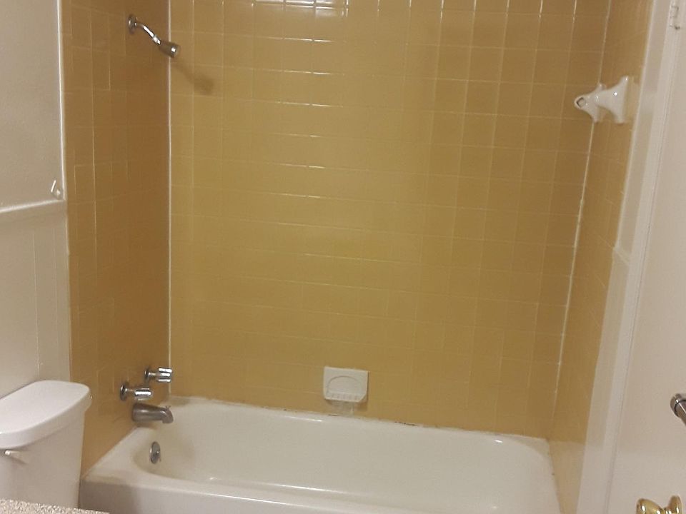 2nd image of 5227 Grovewood St