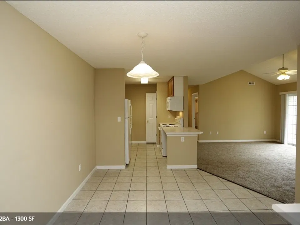 54 N Cedar Lake Dr E #101