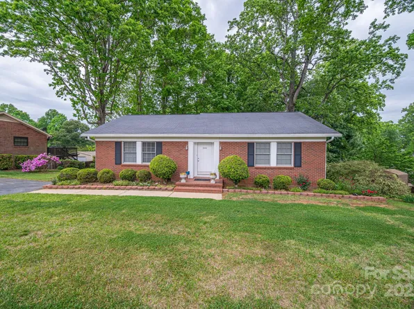 808 6th Ave SW, Conover, NC 28613