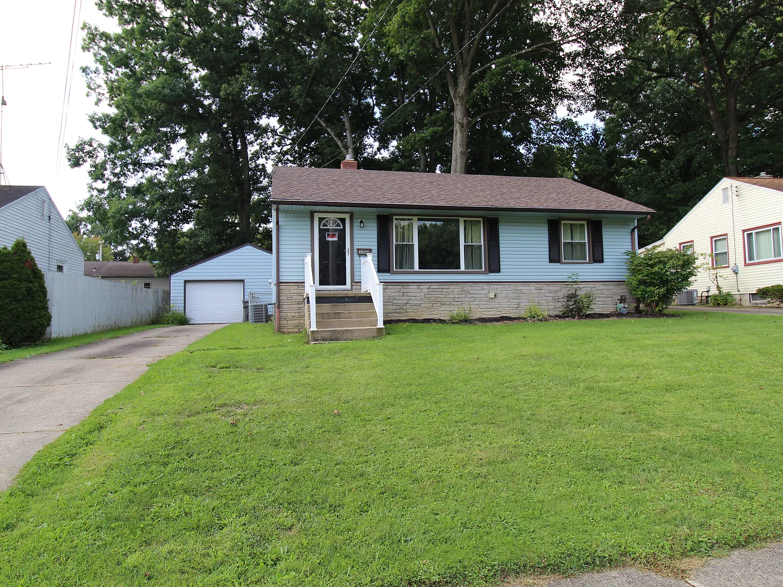 3 bed, 936 sqft, $1,450 — Photo 3