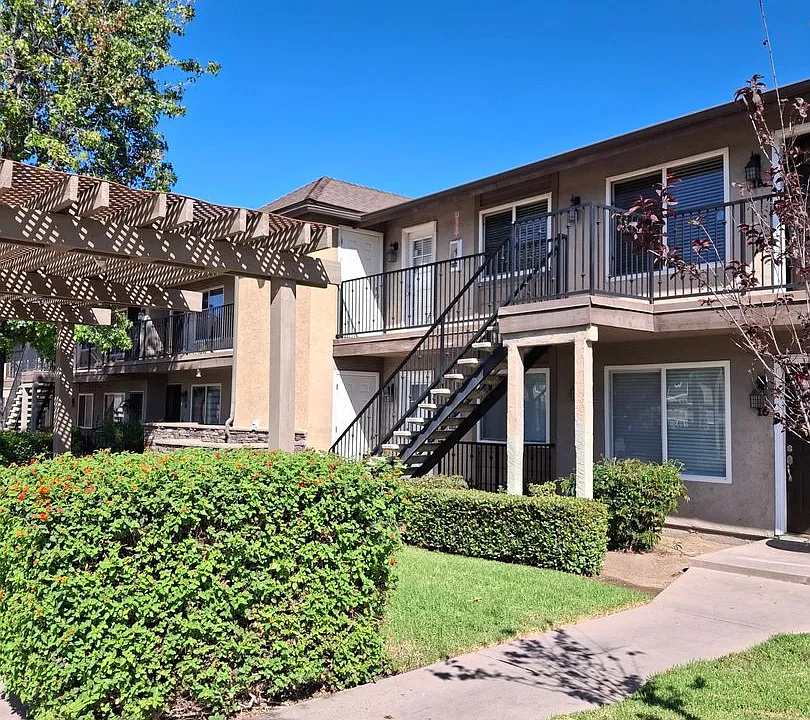1440 Oakdale Ave #18