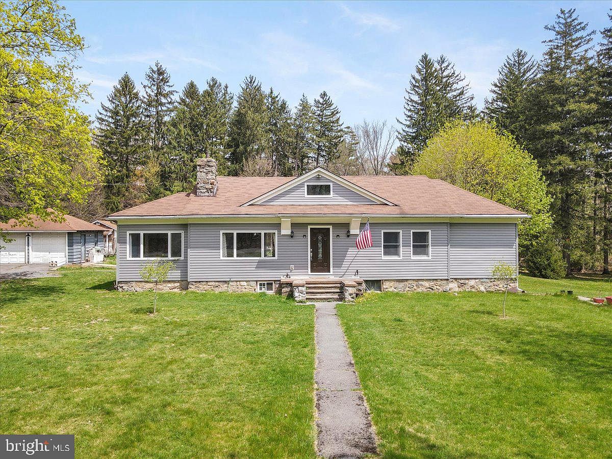 158 Carlton Rd, Mount Pocono, PA 18344 Zillow