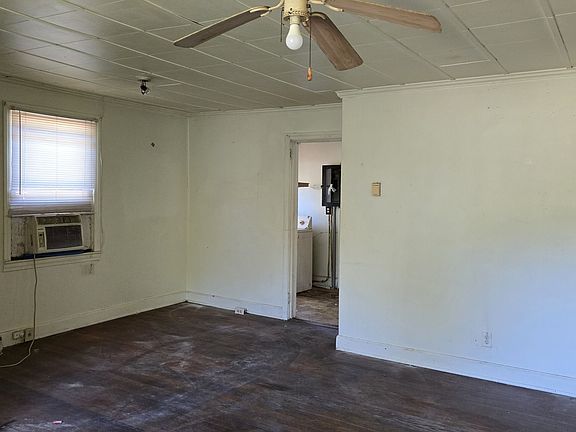 3rd image of 4354 Mikado Ave