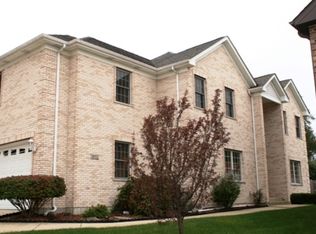 1852 Longfellow Ct, Berkeley, IL 60163