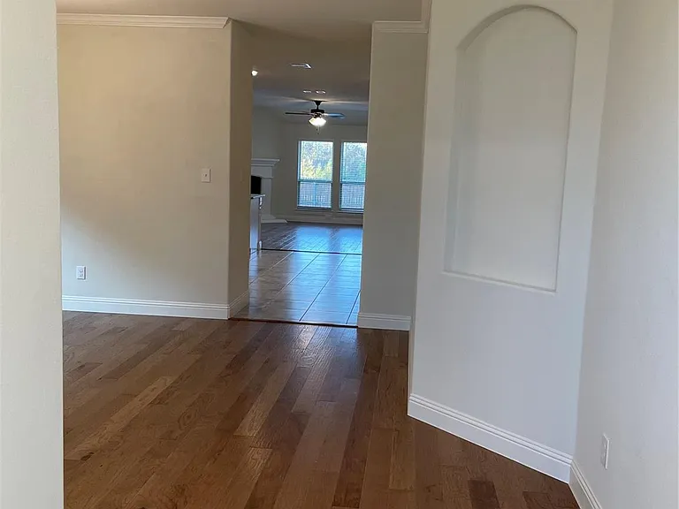 10816 Brownwood Pl — Photo 2