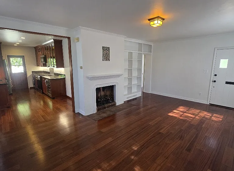 1151 Heather Sq — Photo 8