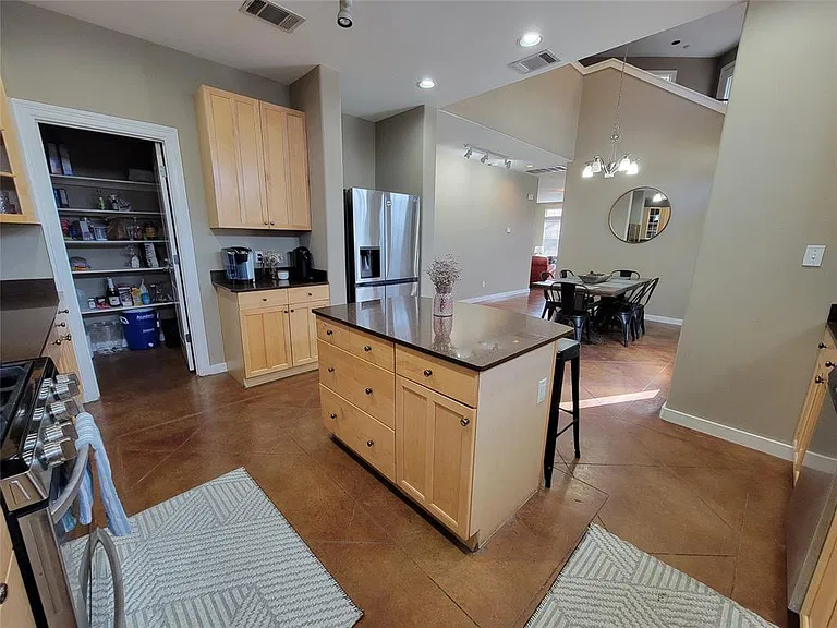 4500 Avenue C #2 — Photo 5