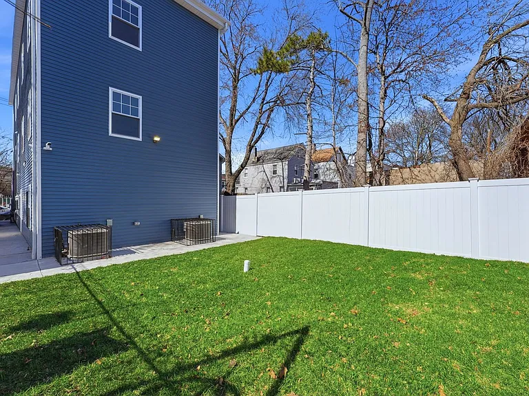 392 S 19th St #2 — Photo 18