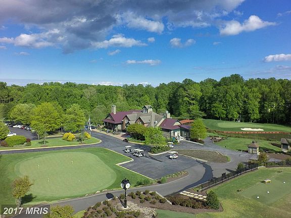 Private golf club w/ memberships available