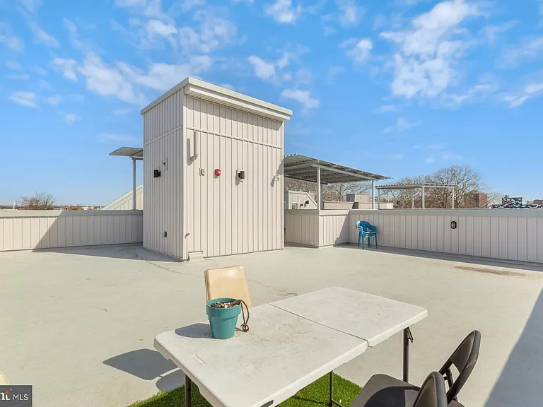 1335 N Marston St #402 — Photo 31