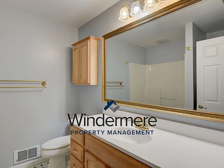 2480 N Bluff Rd — Photo 11