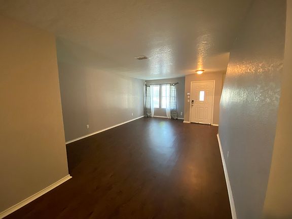 Living Room/Dining
