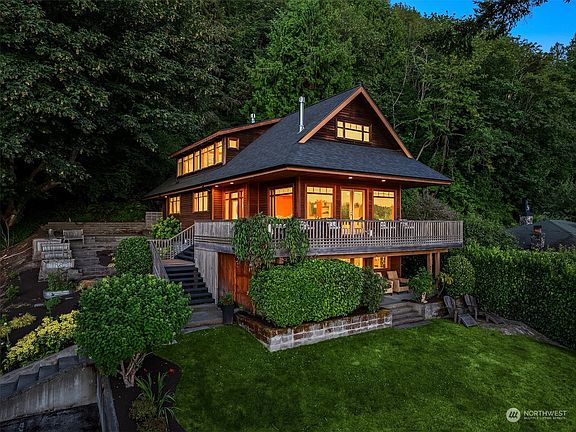 4th image of 4720 Crystal Springs Drive NE