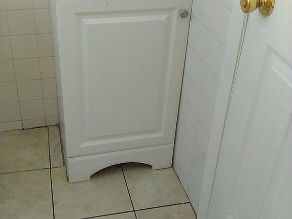 5th image of 594 Roosevelt Ave #2B