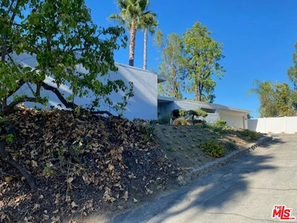 Photo 2 of 22 - 4014 Rogen Dr - Encino, CA Building Photo - 4014 Rogen Dr