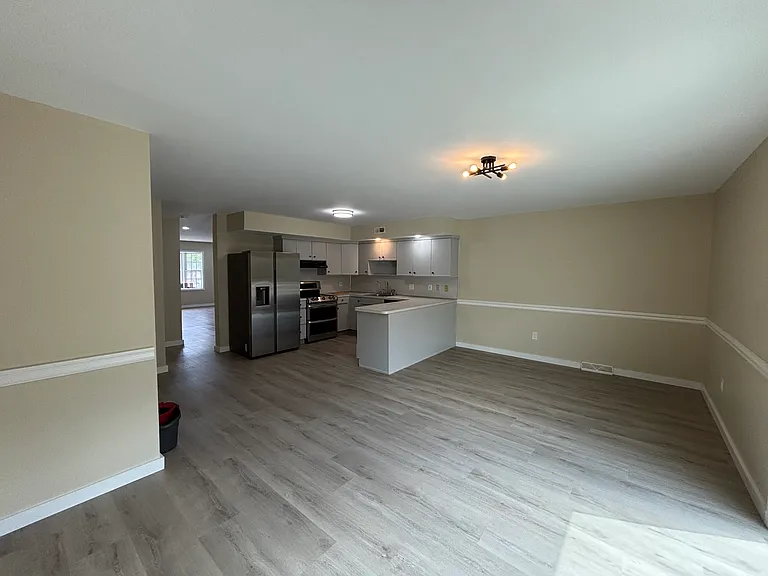 20 Lincoln Pl — Photo 3