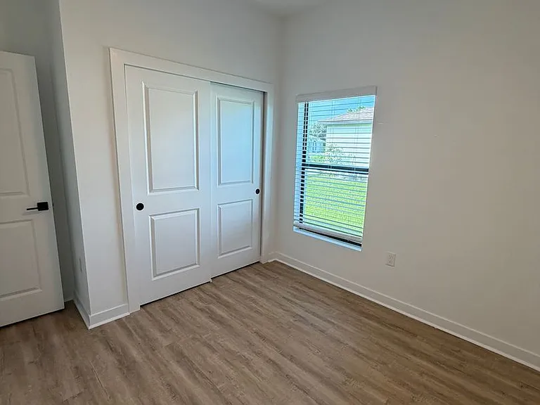 2434 Quentin Ave S — Photo 7