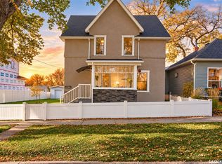 1066 Willow Avenue, Moose Jaw, SK S6H 1G7