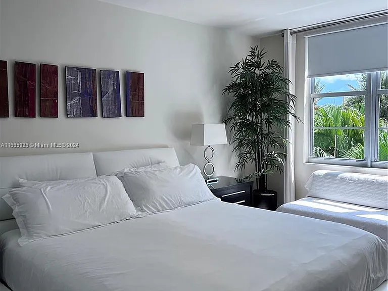 5161 Collins Ave #405 — Photo 20