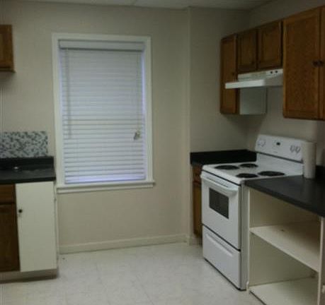 4th image of 1560 Hillside Oak Dr