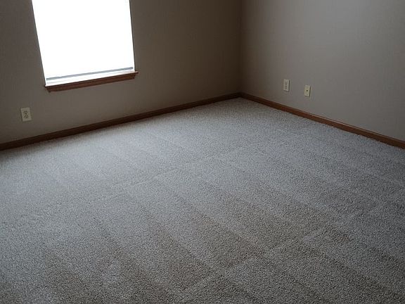 4th image of 3282 Hopkins Dr