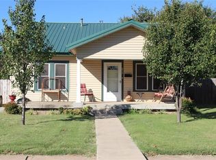 213 N Pennsylvania Ave, Mangum, OK 73554