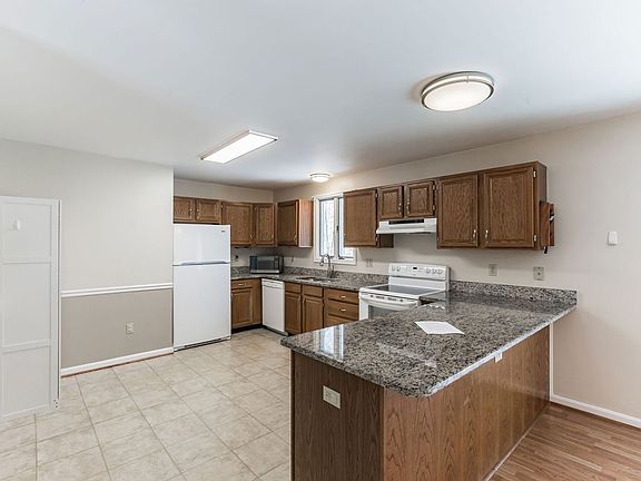 5th image of 44246 Old Mill Hill Rd