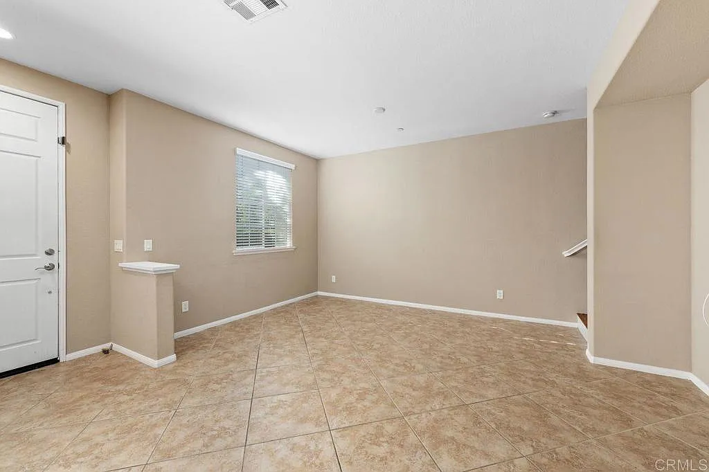 3 bed, 2.5 bath, 1478 sqft, $4,350 — Photo 4
