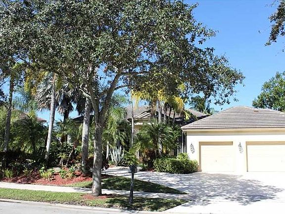 2nd image of 2757 Meadowood Dr