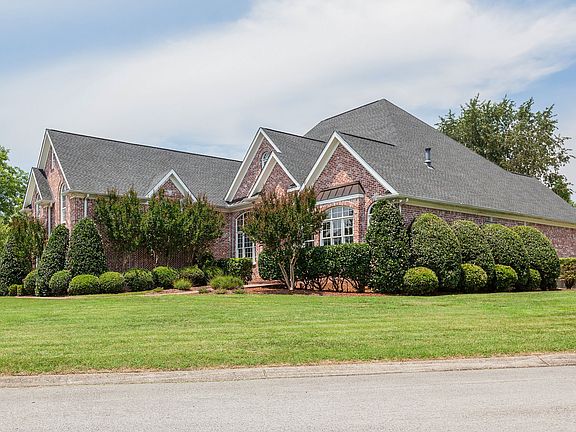 2nd image of 812 Highgrove Cir