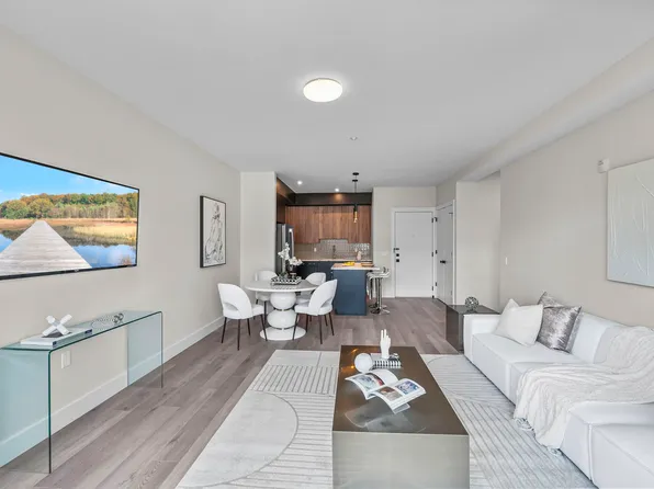 2021 Jones Road image 5 of 12