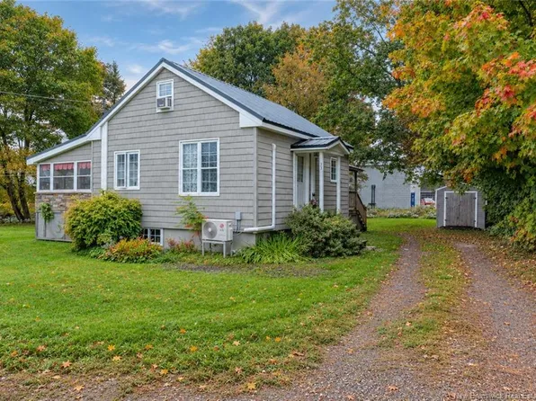 33 Magnolia Ave, Sussex, NB E4E 2G8