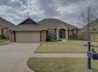 2524 SE 11th St, Moore, OK 73160