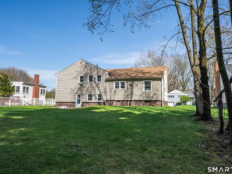 115 Hilldale Rd — Photo 11