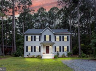 662 N Glebe Rd, Montross, VA 22520