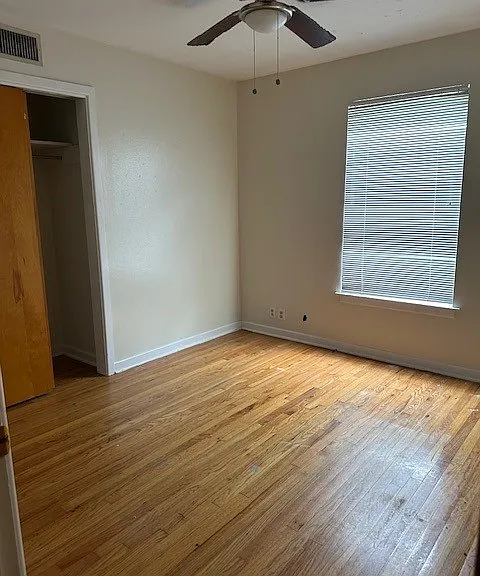 1710 W College St — Photo 8