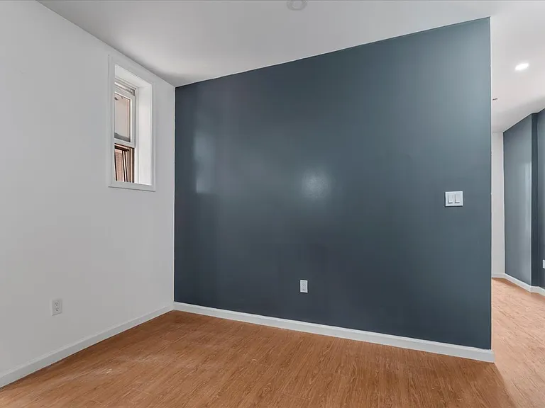 324 Eldert St #2B — Photo 4