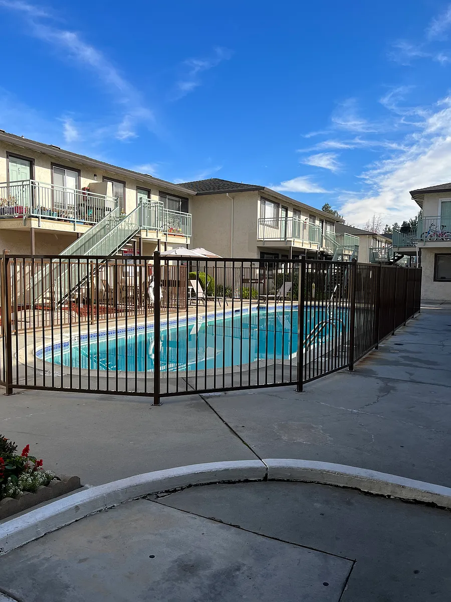 Building Photo - Sara Vale Apartments