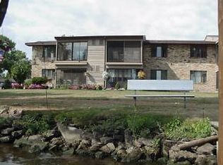 256 N Campbell Rd APT A, Oshkosh, WI 54902