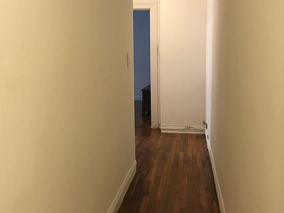 4th image of 28 Bedford Park Blvd E APT A8