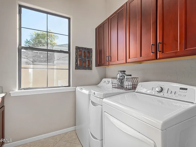 885 W Palo Brea Dr — Photo 43
