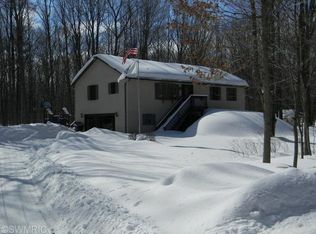 5851 W Dewey Rd, Ludington, MI 49431