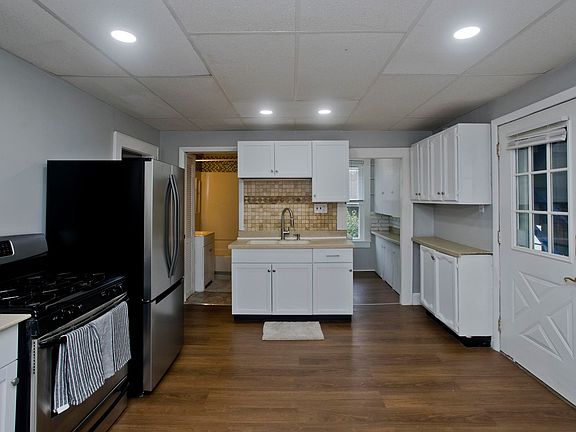 5th image of 103 Chapel St #1