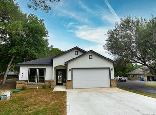 8123 Old Austin Rd, Selma, TX 78154