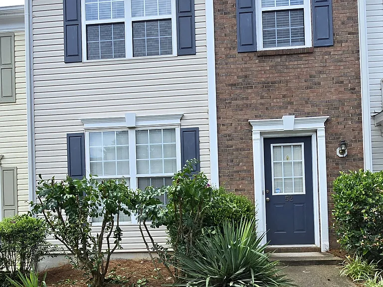 52 Highoak Dr NE — Photo 1