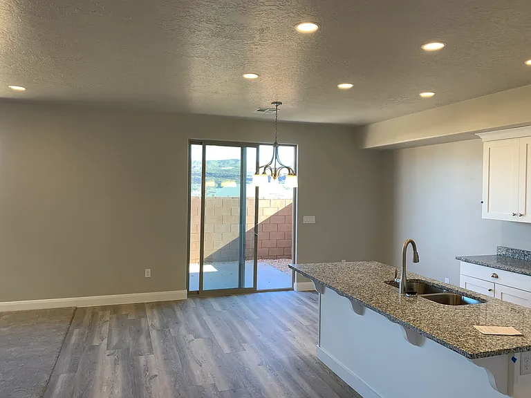 508 N 480 W — Photo 5