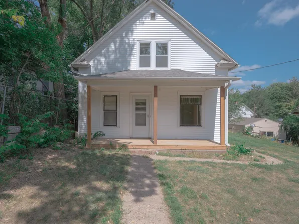 1519 W 1st St, Sioux City, IA 51103